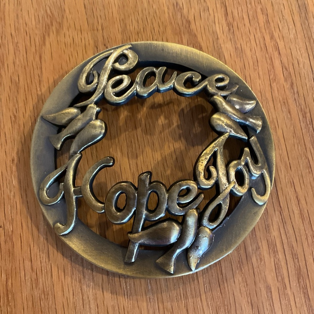 Yankee Candle Jar Topper Illuma Lid - Peace Hope Joy from Christmas 2007